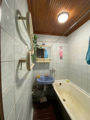 Продам трехкомнатную (3-комн.) квартиру, Наставников пр-кт, 40, Санкт-Петербург г