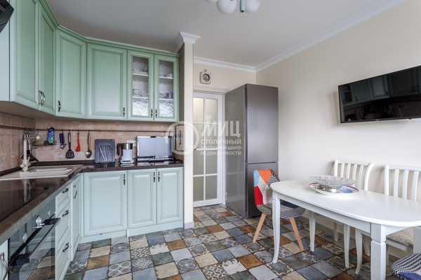 Продам двухкомнатную (2-комн.) квартиру, Нахимовский пр-кт, 67к4, Москва г