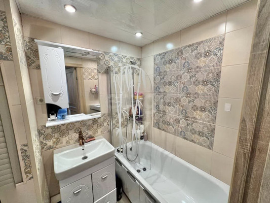 Продам двухкомнатную (2-комн.) квартиру, Плеханова ул, 20, Москва г