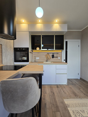 Продам однокомнатную (1-комн.) квартиру, 100 кв-л, 1к3, Москва г