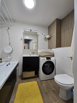 Продам однокомнатную (1-комн.) квартиру, 100 кв-л, 1к3, Москва г