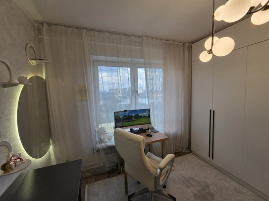 Продам однокомнатную (1-комн.) квартиру, 100 кв-л, 1к3, Москва г