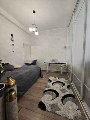 Продам однокомнатную (1-комн.) квартиру, 100 кв-л, 1к3, Москва г