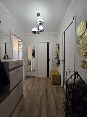 Продам однокомнатную (1-комн.) квартиру, 100 кв-л, 1к3, Москва г