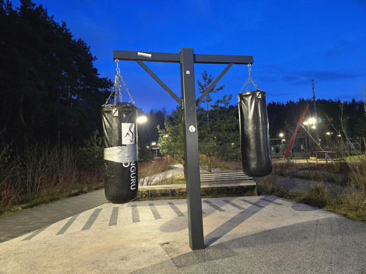 Продам однокомнатную (1-комн.) квартиру, 100 кв-л, 1к3, Москва г