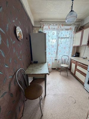 Продам двухкомнатную (2-комн.) квартиру, Трудящихся б-р, 17, Колпино г