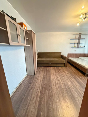 Продам двухкомнатную (2-комн.) квартиру, Трудящихся б-р, 17, Колпино г