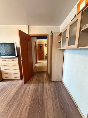 Продам двухкомнатную (2-комн.) квартиру, Трудящихся б-р, 17, Колпино г