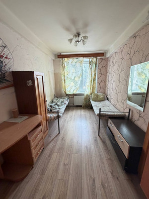 Продам двухкомнатную (2-комн.) квартиру, Трудящихся б-р, 17, Колпино г