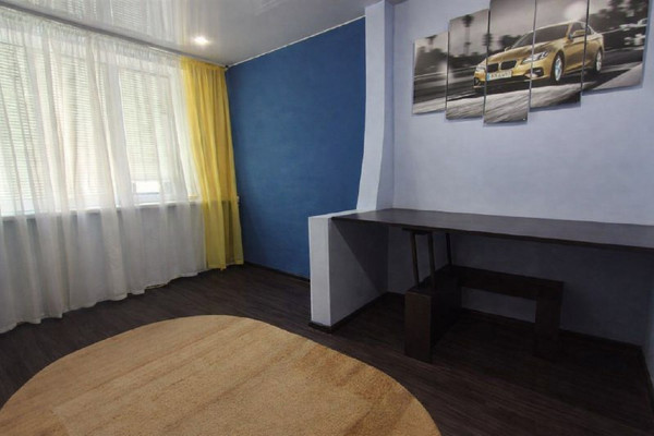 Продам трехкомнатную (3-комн.) квартиру, Сун Ят-Сена ул, 64а, Астрахань г