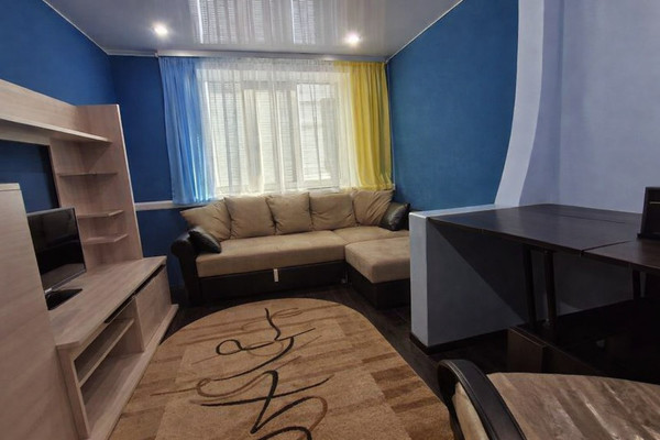 Продам трехкомнатную (3-комн.) квартиру, Сун Ят-Сена ул, 64а, Астрахань г