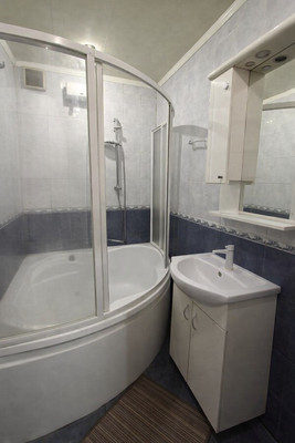 Продам трехкомнатную (3-комн.) квартиру, Сун Ят-Сена ул, 64а, Астрахань г