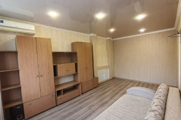 Продам однокомнатную (1-комн.) квартиру, Валерии Барсовой ул, 12к2, Астрахань г
