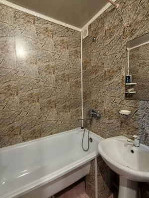 Продам однокомнатную (1-комн.) квартиру, Валерии Барсовой ул, 12к2, Астрахань г