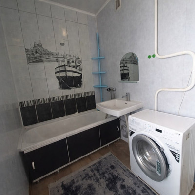 Продам трехкомнатную (3-комн.) квартиру, Куликова ул, 75, Астрахань г