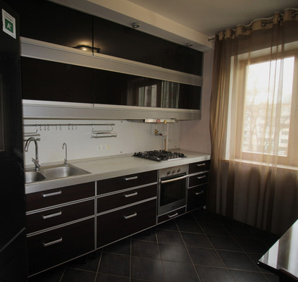Продам трехкомнатную (3-комн.) квартиру, Елькина ул, 3, Пермь г