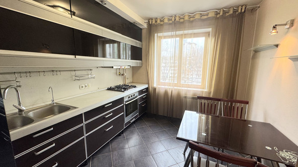 Продам трехкомнатную (3-комн.) квартиру, Елькина ул, 3, Пермь г