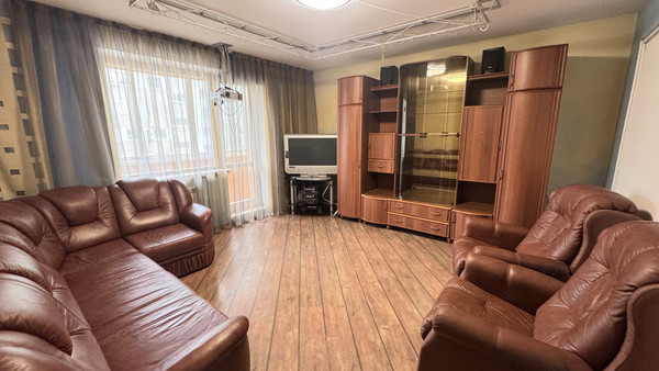 Продам трехкомнатную (3-комн.) квартиру, Елькина ул, 3, Пермь г