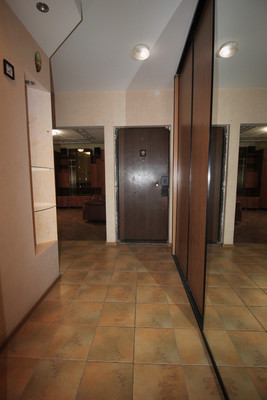Продам трехкомнатную (3-комн.) квартиру, Елькина ул, 3, Пермь г