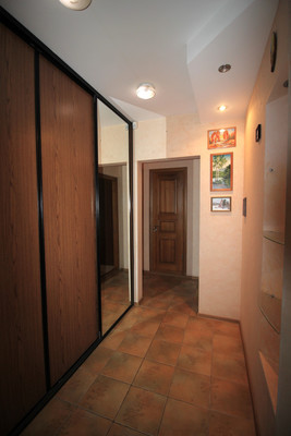 Продам трехкомнатную (3-комн.) квартиру, Елькина ул, 3, Пермь г