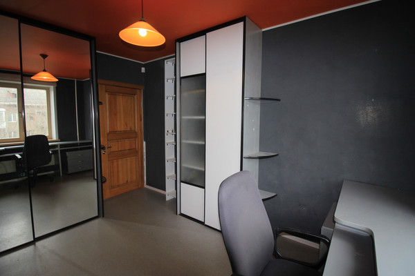 Продам трехкомнатную (3-комн.) квартиру, Елькина ул, 3, Пермь г