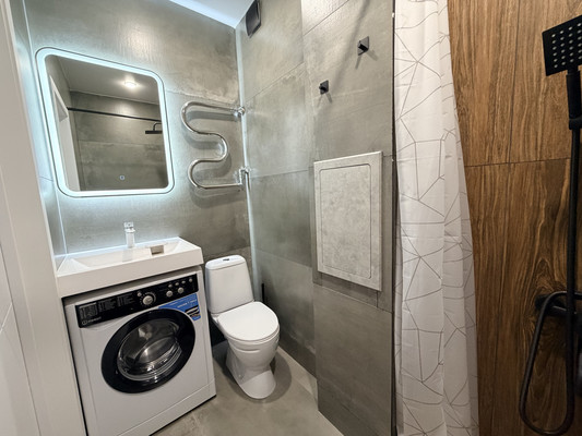 Продам однокомнатную (1-комн.) квартиру, Александрова ул, 5, Астрахань г