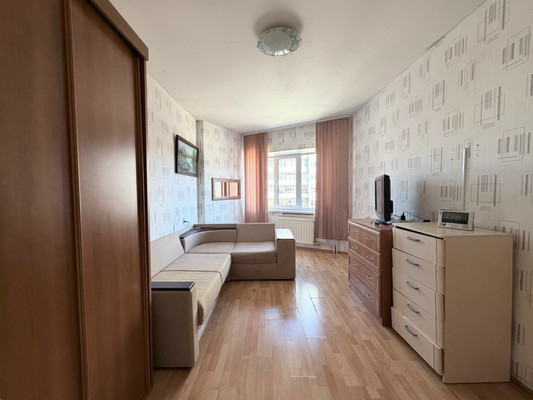 Продам трехкомнатную (3-комн.) квартиру, Ленина ул, 1, Костомукша г