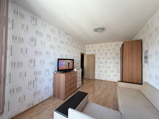 Продам трехкомнатную (3-комн.) квартиру, Ленина ул, 1, Костомукша г