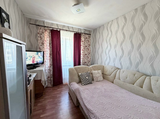 Продам трехкомнатную (3-комн.) квартиру, Ленина ул, 1, Костомукша г