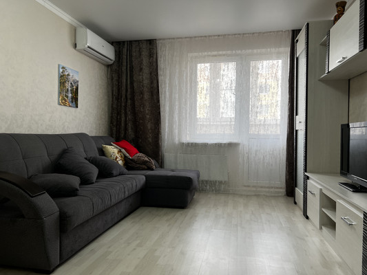 Продам однокомнатную (1-комн.) квартиру, 2-я Целиноградская ул, 11, Краснодар г