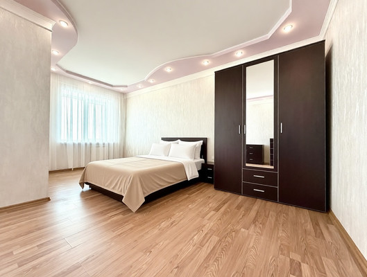 Продам трехкомнатную (3-комн.) квартиру, Урицкого ул, 49, Астрахань г