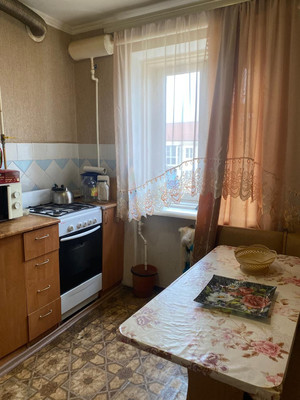 Продам двухкомнатную (2-комн.) квартиру, Новороссийская ул, 153, Армавир г