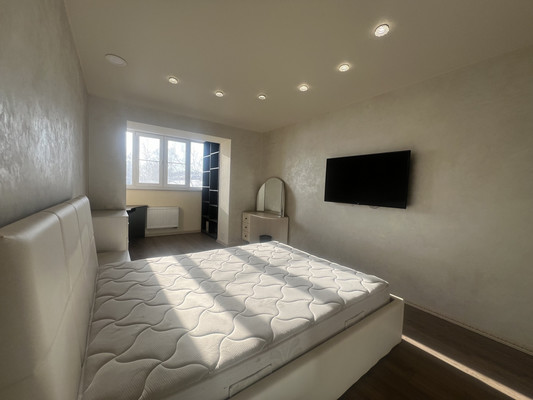 Продам трехкомнатную (3-комн.) квартиру, Крупской ул, 5к5, Рязань г