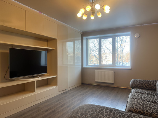 Продам трехкомнатную (3-комн.) квартиру, Крупской ул, 5к5, Рязань г