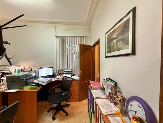 Продам трехкомнатную (3-комн.) квартиру, Пушкарёв пер, 20/17, Москва г