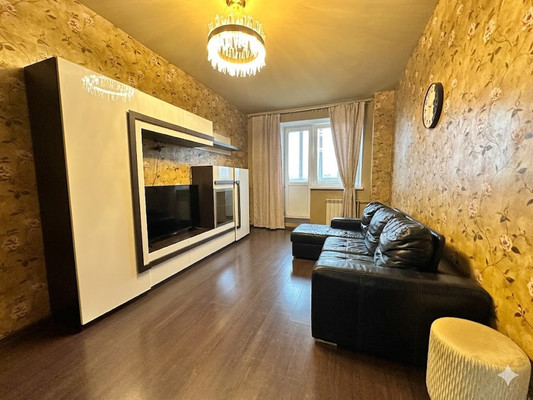 Продам трехкомнатную (3-комн.) квартиру, В мкр, 15А, Троицк г