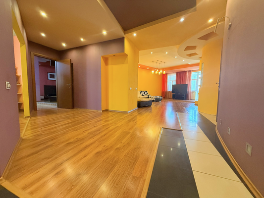 Продам трехкомнатную (3-комн.) квартиру, Коминтерна ул, 127, Нижний Новгород г