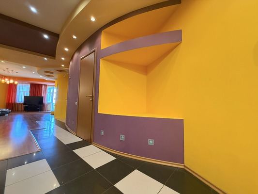 Продам трехкомнатную (3-комн.) квартиру, Коминтерна ул, 127, Нижний Новгород г