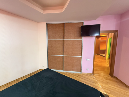Продам трехкомнатную (3-комн.) квартиру, Коминтерна ул, 127, Нижний Новгород г