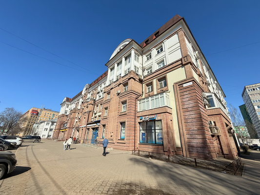 Продам трехкомнатную (3-комн.) квартиру, Коминтерна ул, 127, Нижний Новгород г