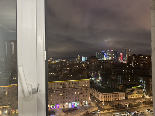 Продам многокомнатную квартиру, Смоленский б-р, 6-8, Москва г