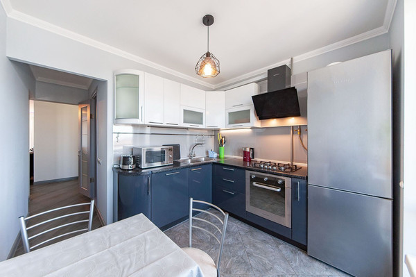 Продам многокомнатную квартиру, Смоленский б-р, 6-8, Москва г