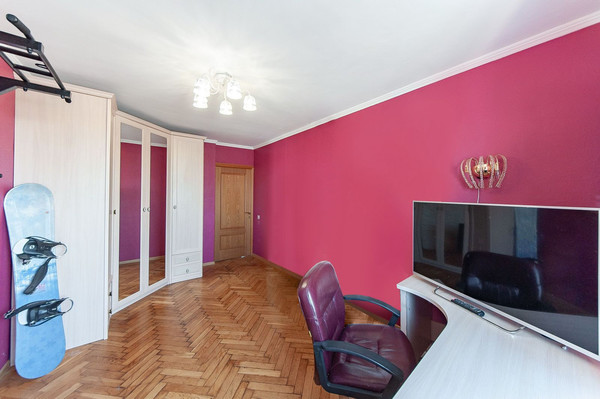 Продам многокомнатную квартиру, Смоленский б-р, 6-8, Москва г