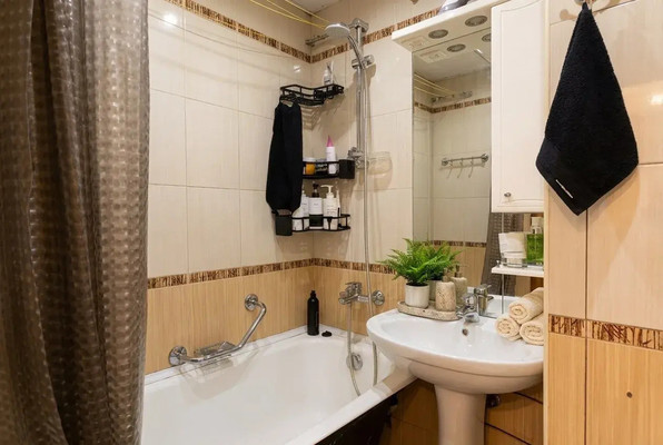 Продам однокомнатную (1-комн.) квартиру, Большая Очаковская ул, 21, Москва г