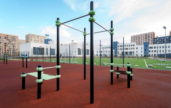 Продам трехкомнатную (3-комн.) квартиру, Новомосковская ул, 1к4, Москва г