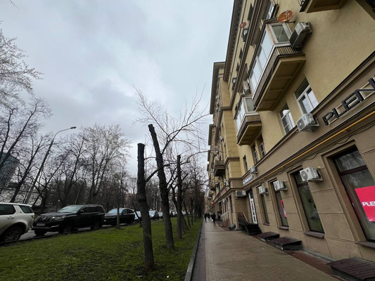 Продам двухкомнатную (2-комн.) квартиру, Кутузовский проезд, 4, Москва г