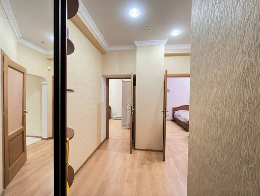 Продам двухкомнатную (2-комн.) квартиру, Кутузовский проезд, 4, Москва г