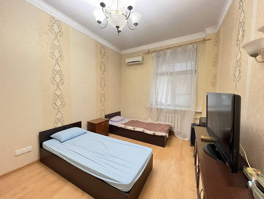 Продам двухкомнатную (2-комн.) квартиру, Кутузовский проезд, 4, Москва г