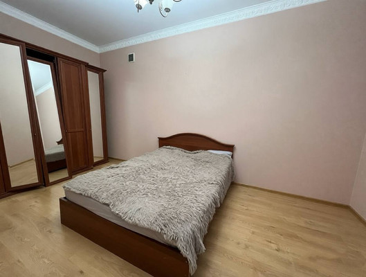 Продам двухкомнатную (2-комн.) квартиру, Кутузовский проезд, 4, Москва г