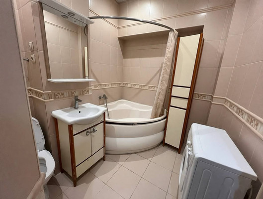 Продам двухкомнатную (2-комн.) квартиру, Кутузовский проезд, 4, Москва г